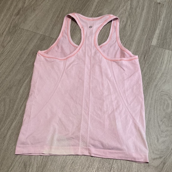 Lululemon - Picture 3 of 6